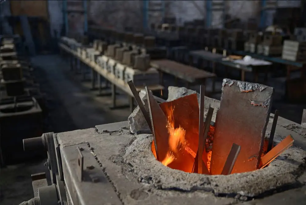 Ứng dụng lò nung cảm ứng trong các kim loại khác nhau Induction Furnace Applications in Smelting Different Metals