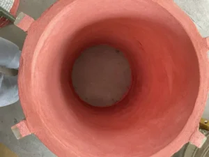 تقوم أفران الحث باختيار وبناء مواد حرارية مثالية